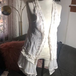 LACE BUTTONED VEST TANK